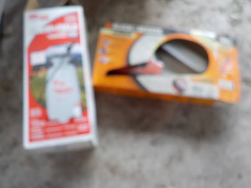 Black n Decker Hand Saw and Farm in...