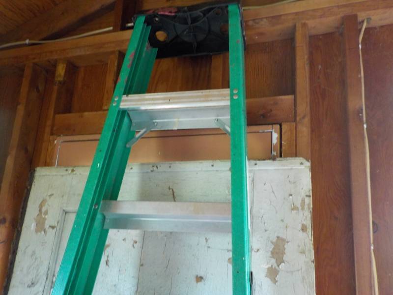 8 Ft Keller Fiberglass Ladder...