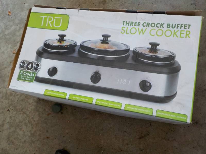 TRU 3 Crock Buffet Slow Cooker new...