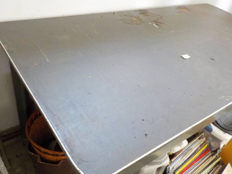 Metal Table 30 x 30 x 60...