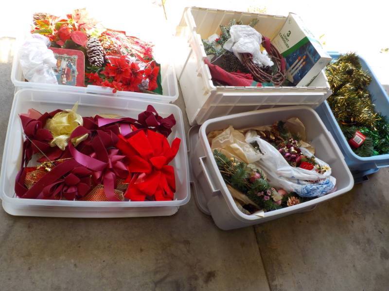 Xmas Lot with 5 Covered Totes...