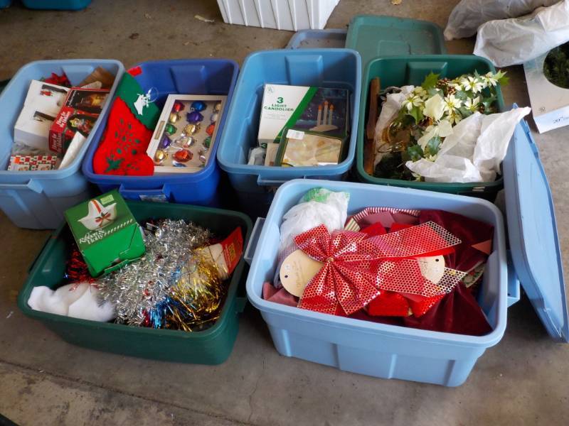 Xmas Lot with 6 Covered Totes...