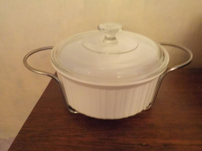 Corningware Dish with Lid and Base...