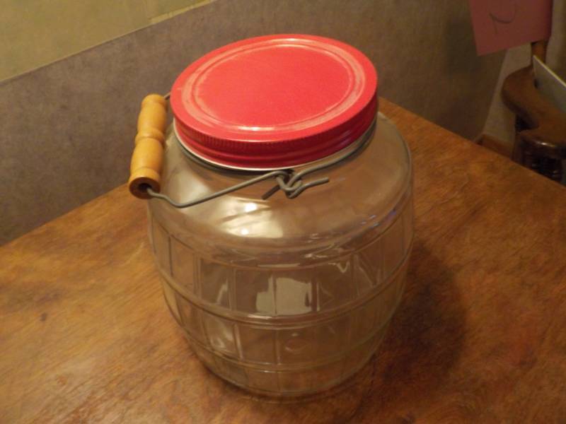 Cracker Jar with Lid...