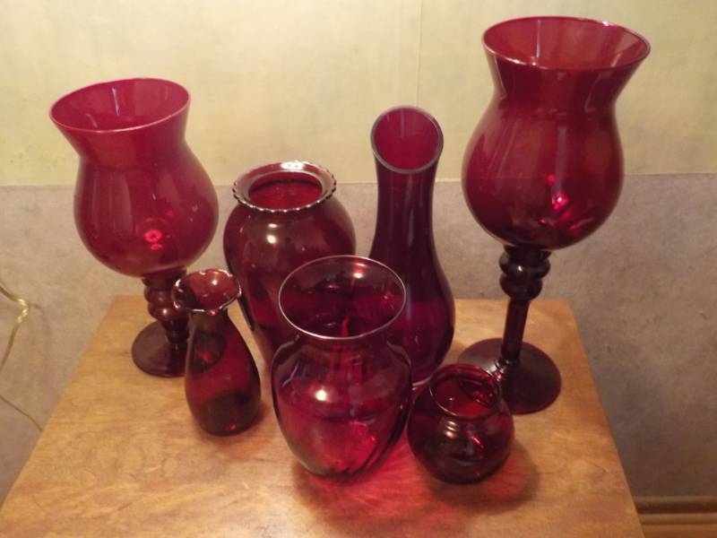 Lot of Rudy Red Vases, 7 in total, ...