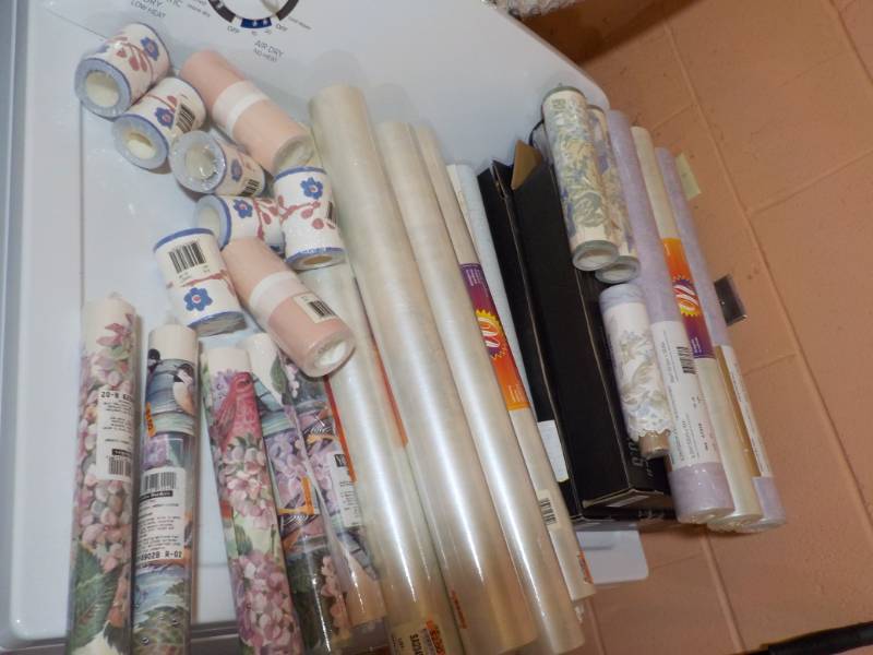 Various Patterns of Wallpaper and B...