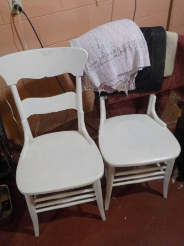 2 Chairs and Rugs...