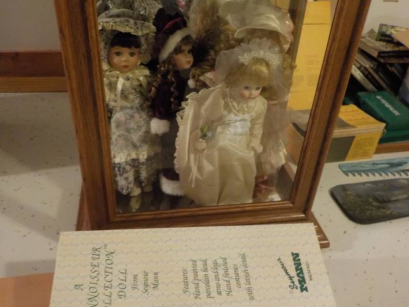 Collection of Vintage Dolls (displa...