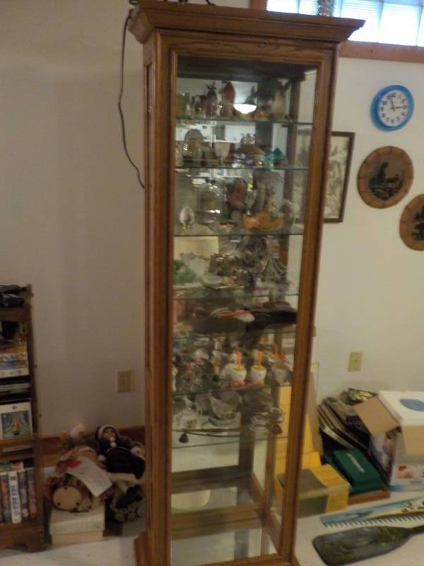 Curio Cabinet with 7 Shelves and Mi...