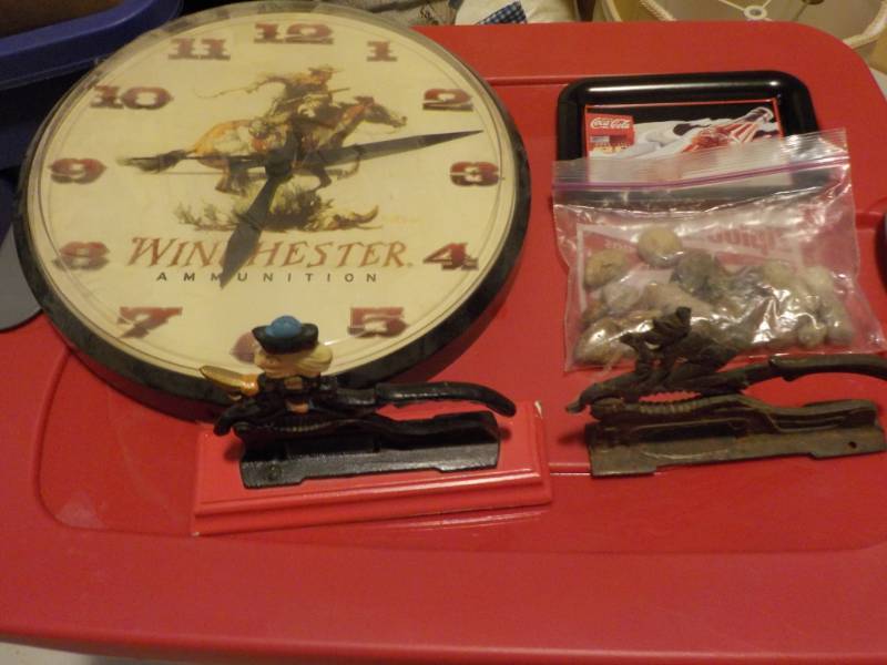2 Nutcrackers, Fossils and Winchest...
