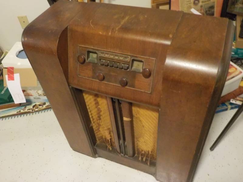 Antique Tube Radio...