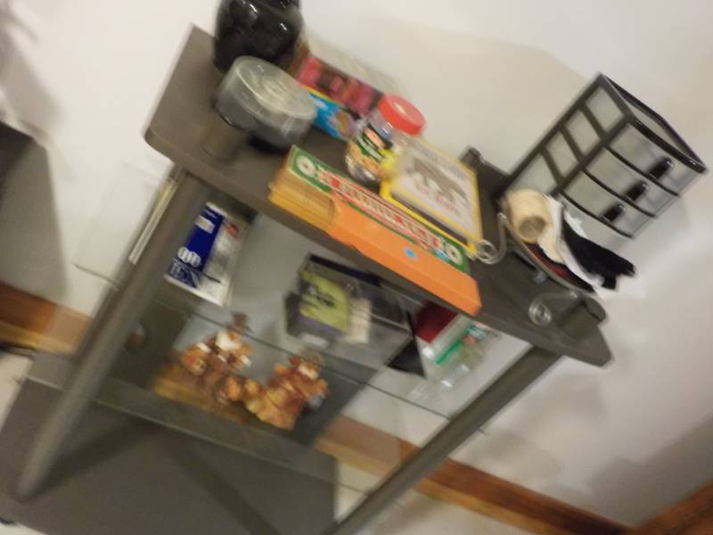 Shelving Unit (4 Shelf) and its con...