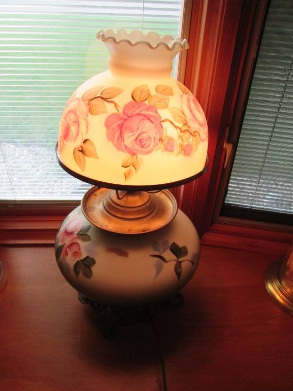 Victorian Lamp no chips no cracks...