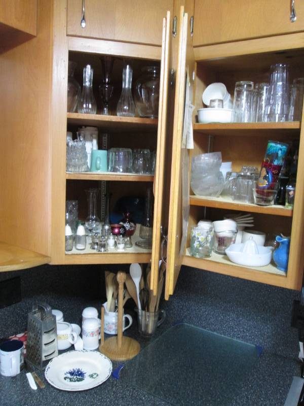 Glasses, Vases, and Misc bring a b...
