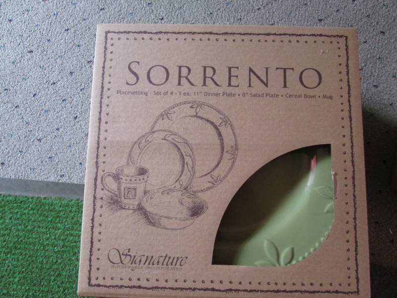Sorrento set of 4 Place Setting ne...