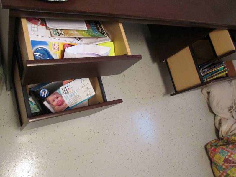 Desk with contents of all drawers ...