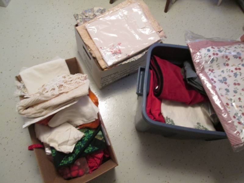 Linens, Aprons, Vintage Tableclothe...