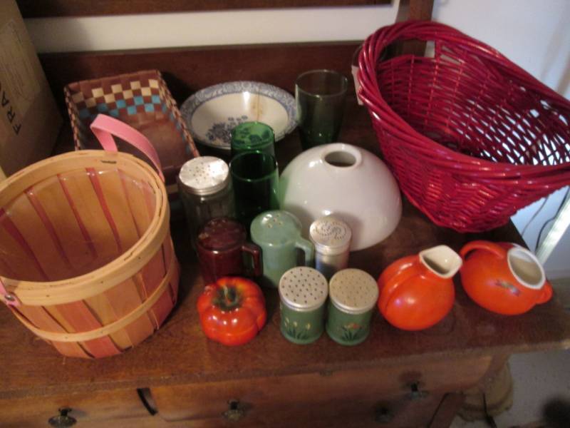 Collection of Vintage Salt and Pepp...