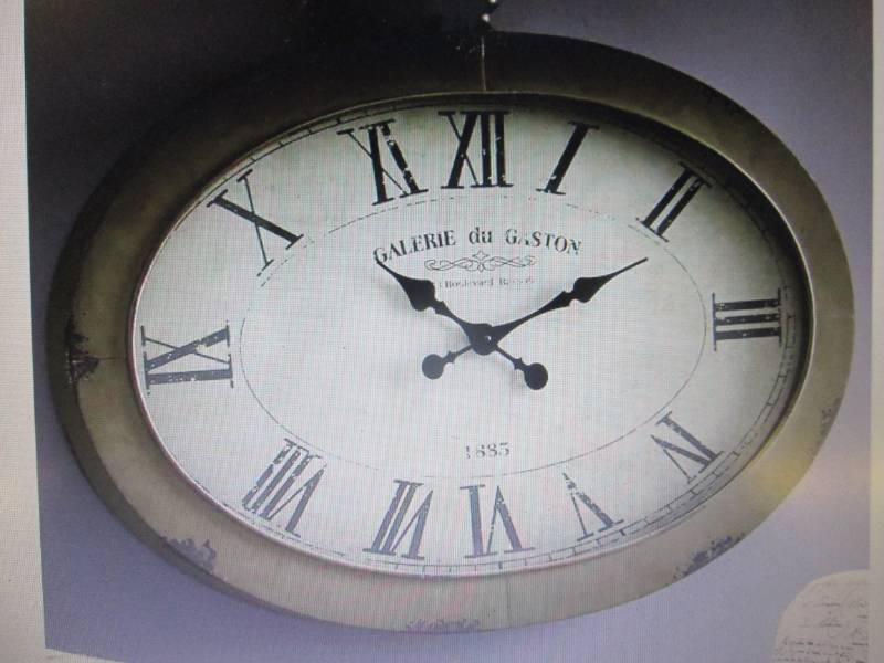 Oval Wall Clock open box, untested ...
