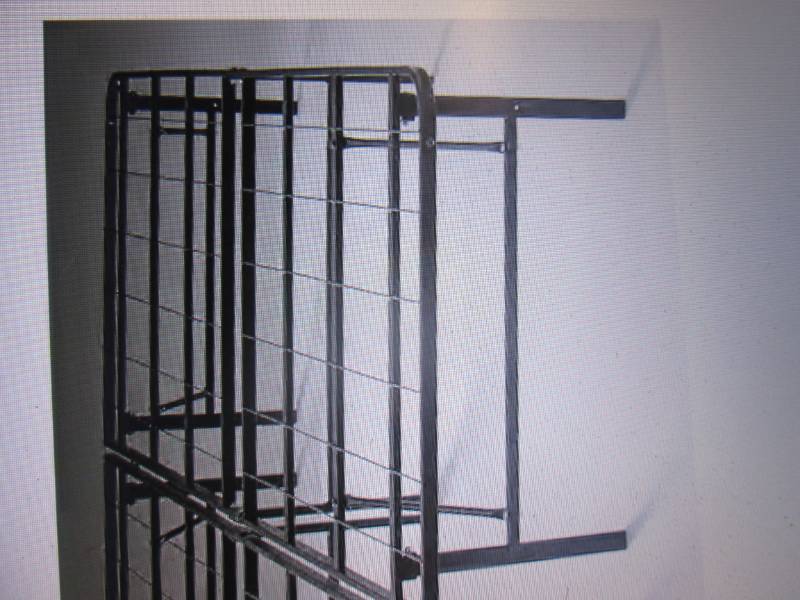 Platform Bed Frame Twin open box Re...