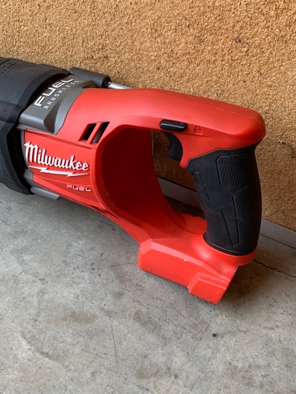lot 5 image: Milwaukee Fuel Sawzall Brushless Fuel (tool only) - 2720-20