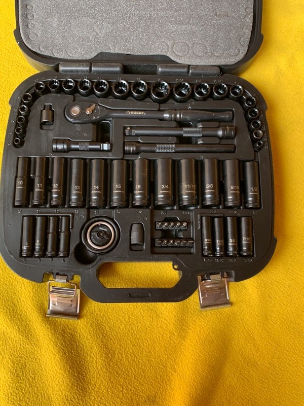 lot 13 image: Husky 60-Piece Mechanics Tool set 14 38 Drive