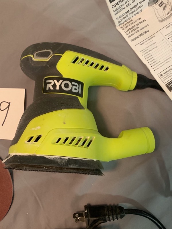 lot 29 image: Ryobi 5 Random Orbit Saw
