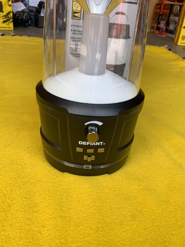 lot 39 image: Defiant 200 Lumin Lantern w Bluetooth capabilities