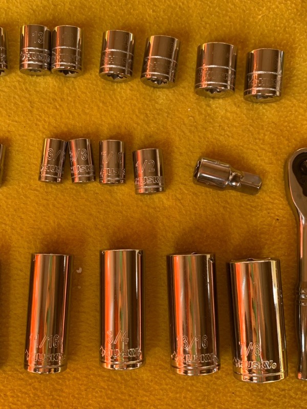 lot 55 image: Lot of Assorted Husky SAEMM Sockets and Wrenches