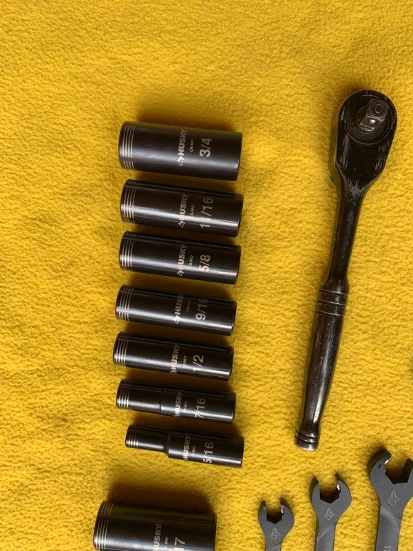 lot 57 image: Husky Assorted WrenchSocket Lot- SAEMM, Combination Wrenches