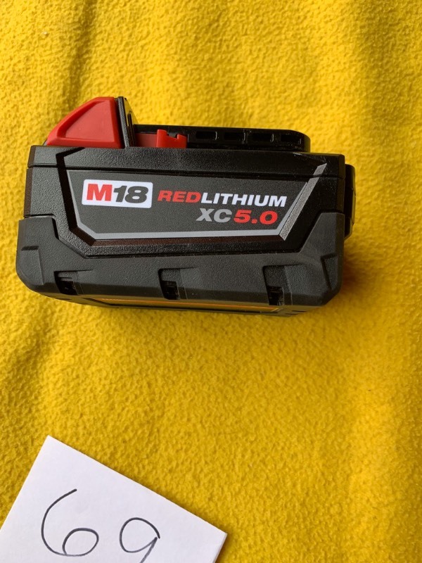 lot 69 image: Milwaukee M18 Battery 48-11-1850 works perfect like new