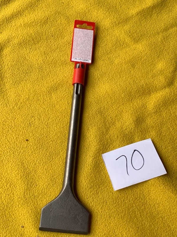 lot 70 image: Bosch 3 x 12 large masonry shovel bit