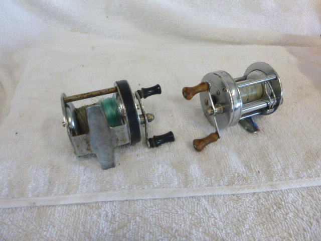 2 Fishing Reels