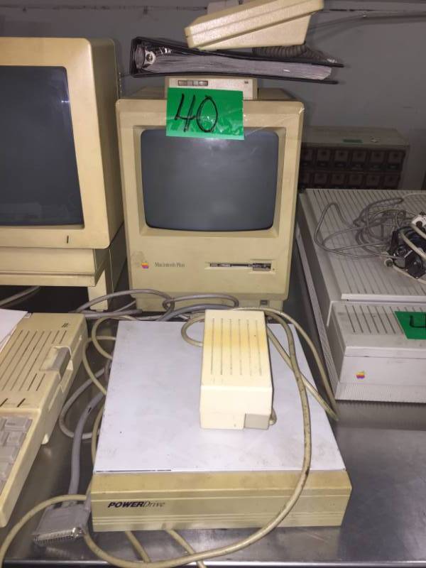 lot 40 image: Macintosh Plus computer