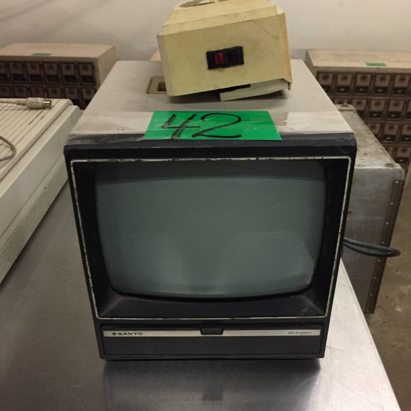 lot 42 image: Sanyo Monitor