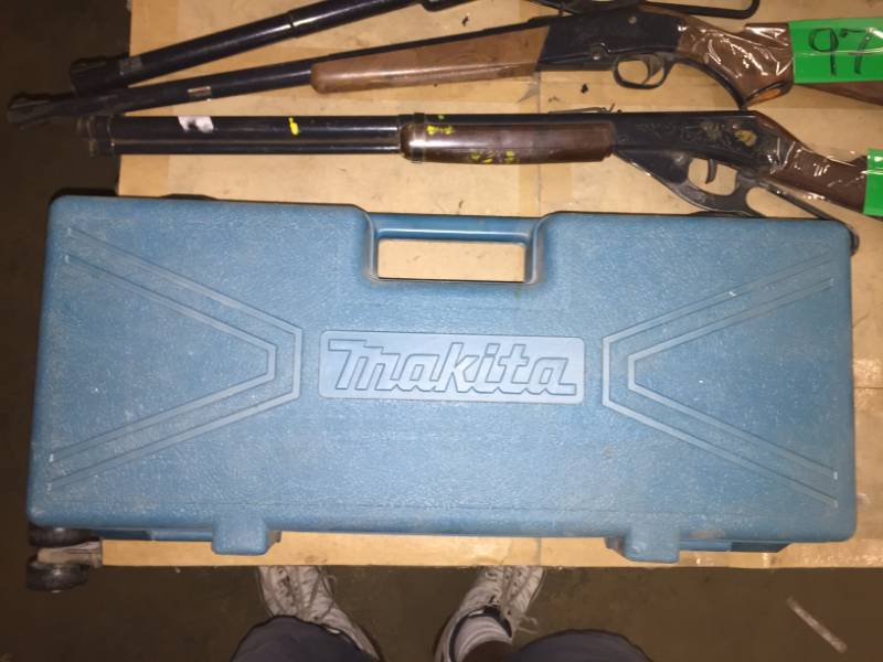 lot 86 image: Sawsall Makita