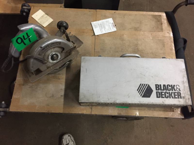 lot 94 image: Riveter (Air) Dayton, Black & Decker Skilsaw