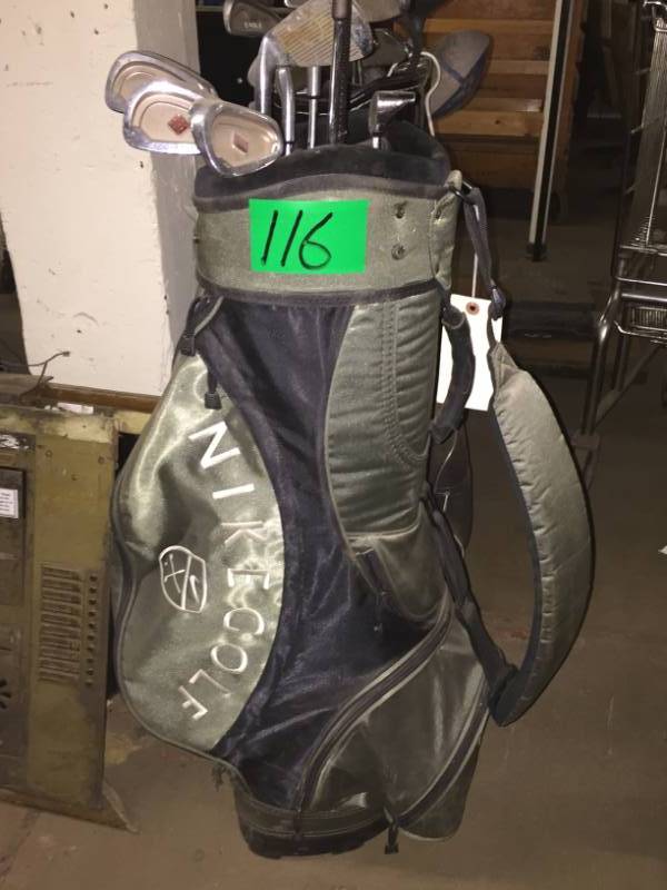 lot 116 image: Golf Bags with clubs