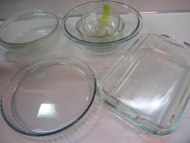 lot 79 image: Pyrex Casseroles & Pans