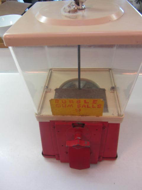 lot 81 image: Bubble Gum Machine