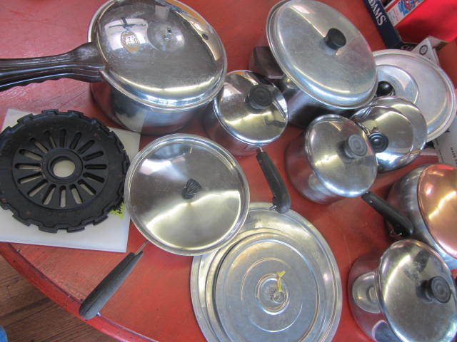 lot 84 image: Cookware