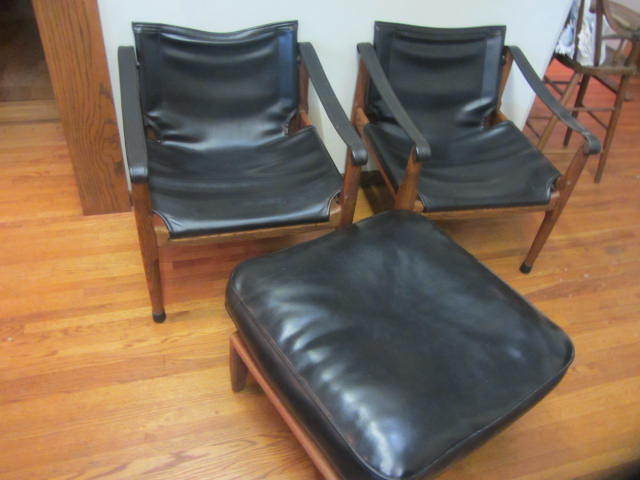 lot 98 image: Chairs, Ottoman