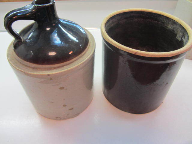 lot 106 image: Browntop Jug & Crock