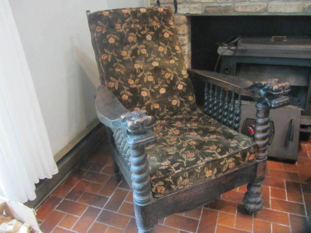 lot 55 image: Antique Morris Chair