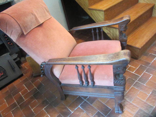 lot 56 image: Antique Morris Chair