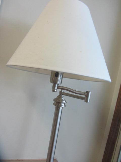 lot 114 image: Floor Lamp