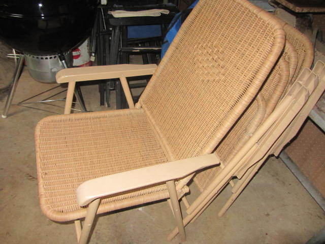 lot 15 image: Woven Folding Chairs