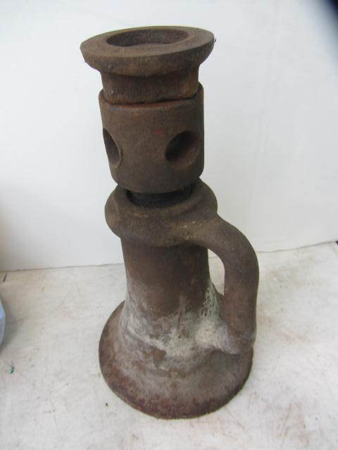 lot 28 image: Antique Floor Jack