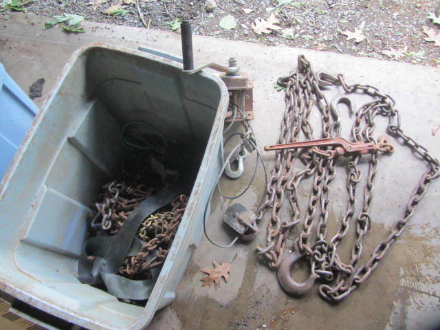 lot 32 image: Chain, Binder, Winch