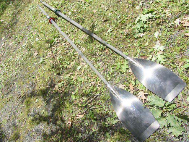 lot 43 image: Super Rowing Oars
